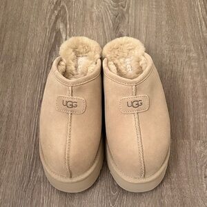 Brand new UGG Beige Suede Shearling Mules
